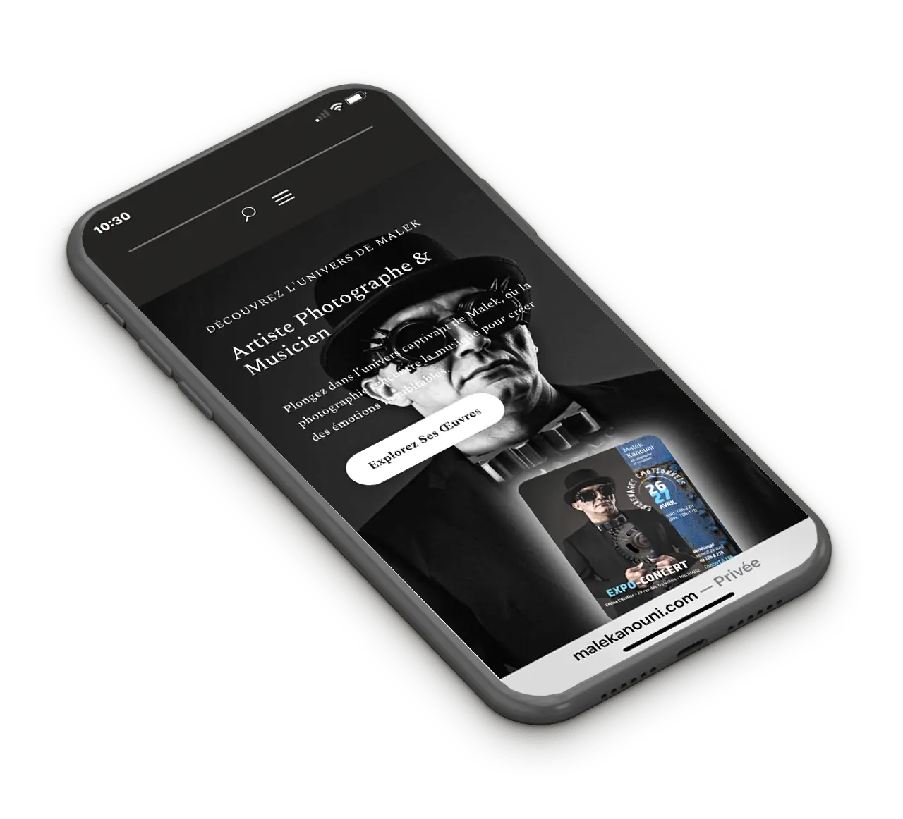 Version mobile du site vitrine de Malek, artiste photographe et musicien, affichée sur un iPhone