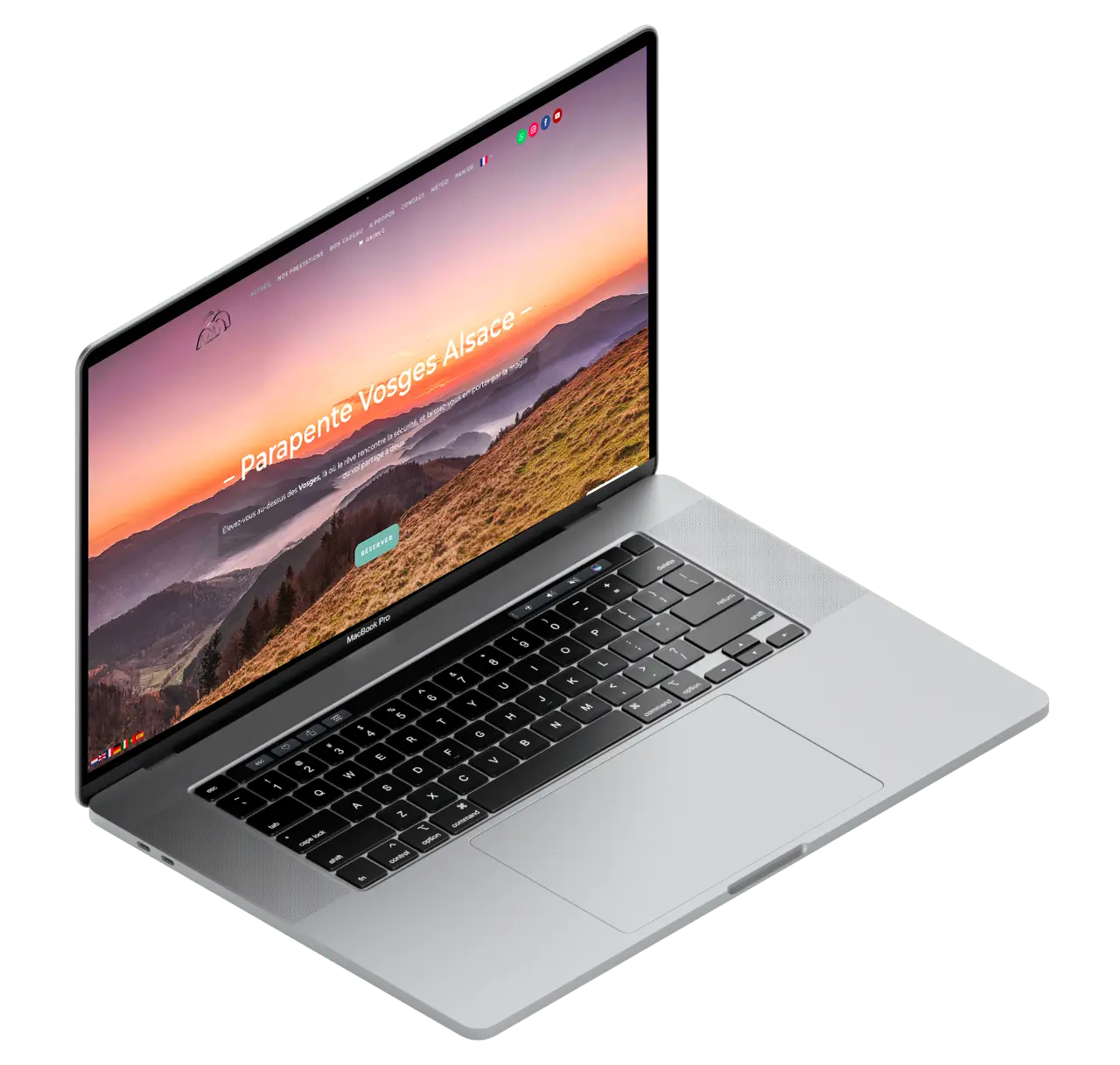 Boutique WooCommerce pour la vente de vols biplace en parapente, affichée sur MacBook, développée par un web designer à Mulhouse