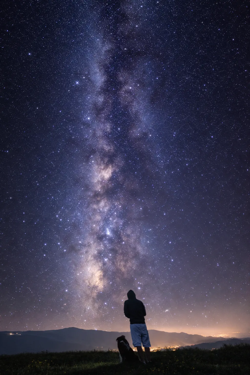 Photographe paysage Mulhouse – ciel étoilé et Voie lactée Ciel étoilé et Voie lactée avec silhouette humaine, photographie de paysage réalisée par un photographe paysage à Mulhouse